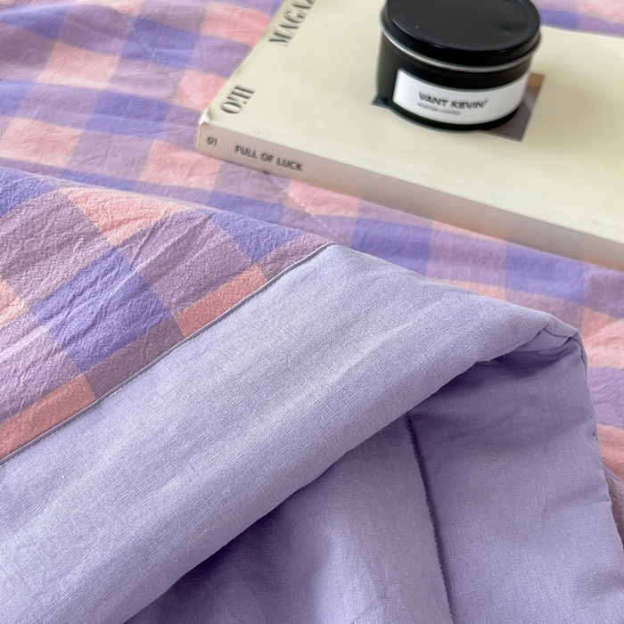 91家纺网 家纺一手货源 找家纺 宝士康家纺 2026新款10A抗菌无印风单夏被/夏被四件套 被子被芯 紫粉中格