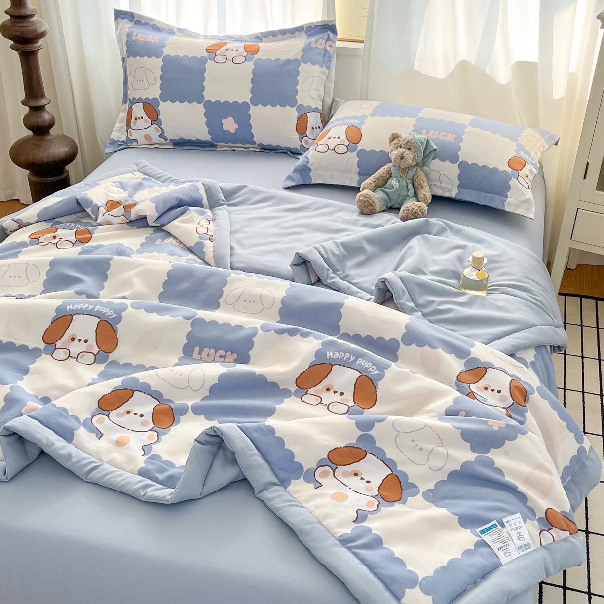 91家纺网 家纺一手货源 找家纺 宝士康家纺 2026新款10A抗菌水洗棉超声波压花夏被 被子被芯 超声波-嗨皮狗