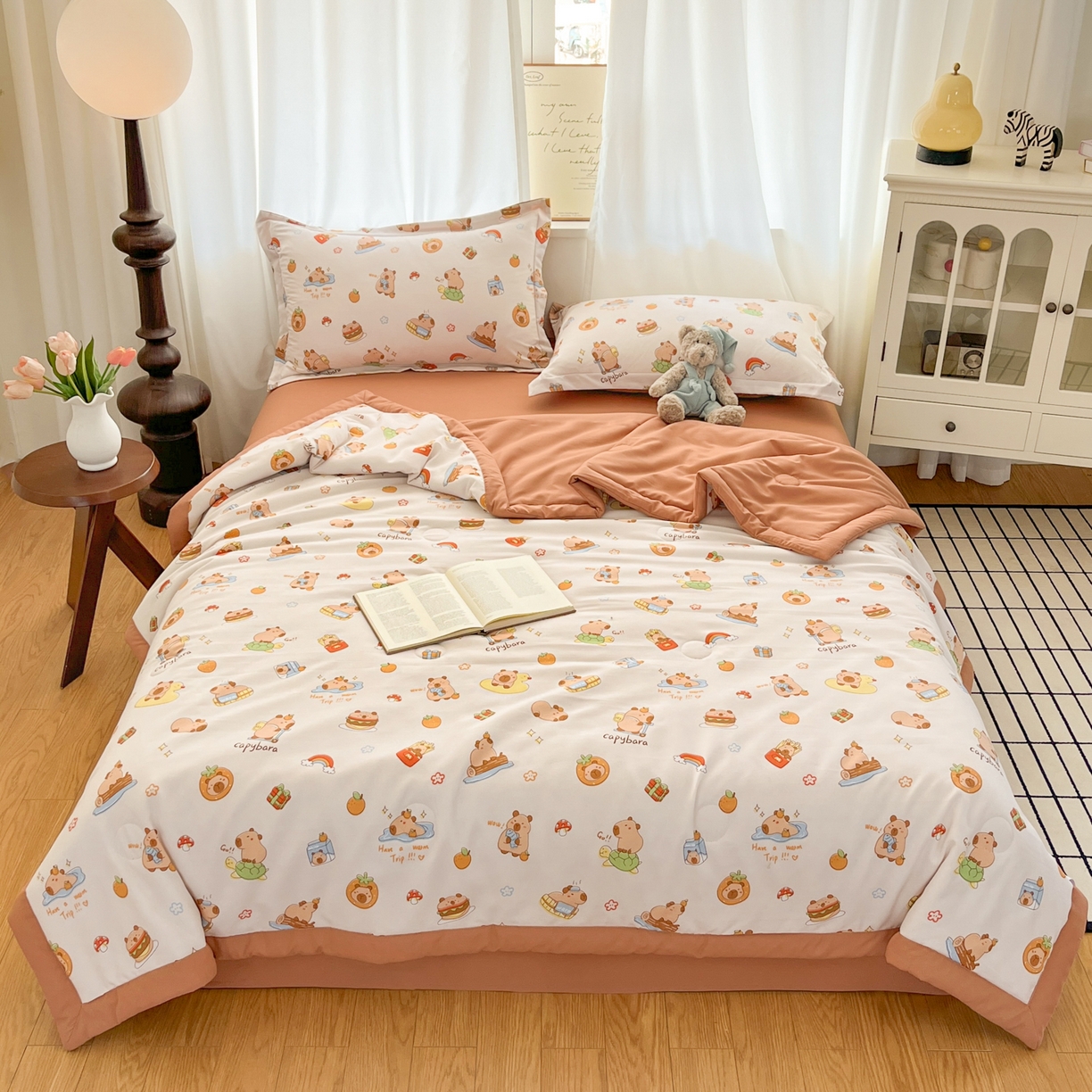 91家纺网 家纺一手货源 找家纺 宝士康家纺 2026新款10A抗菌水洗棉超声波压花夏被 被子被芯 超声波-卡皮巴拉