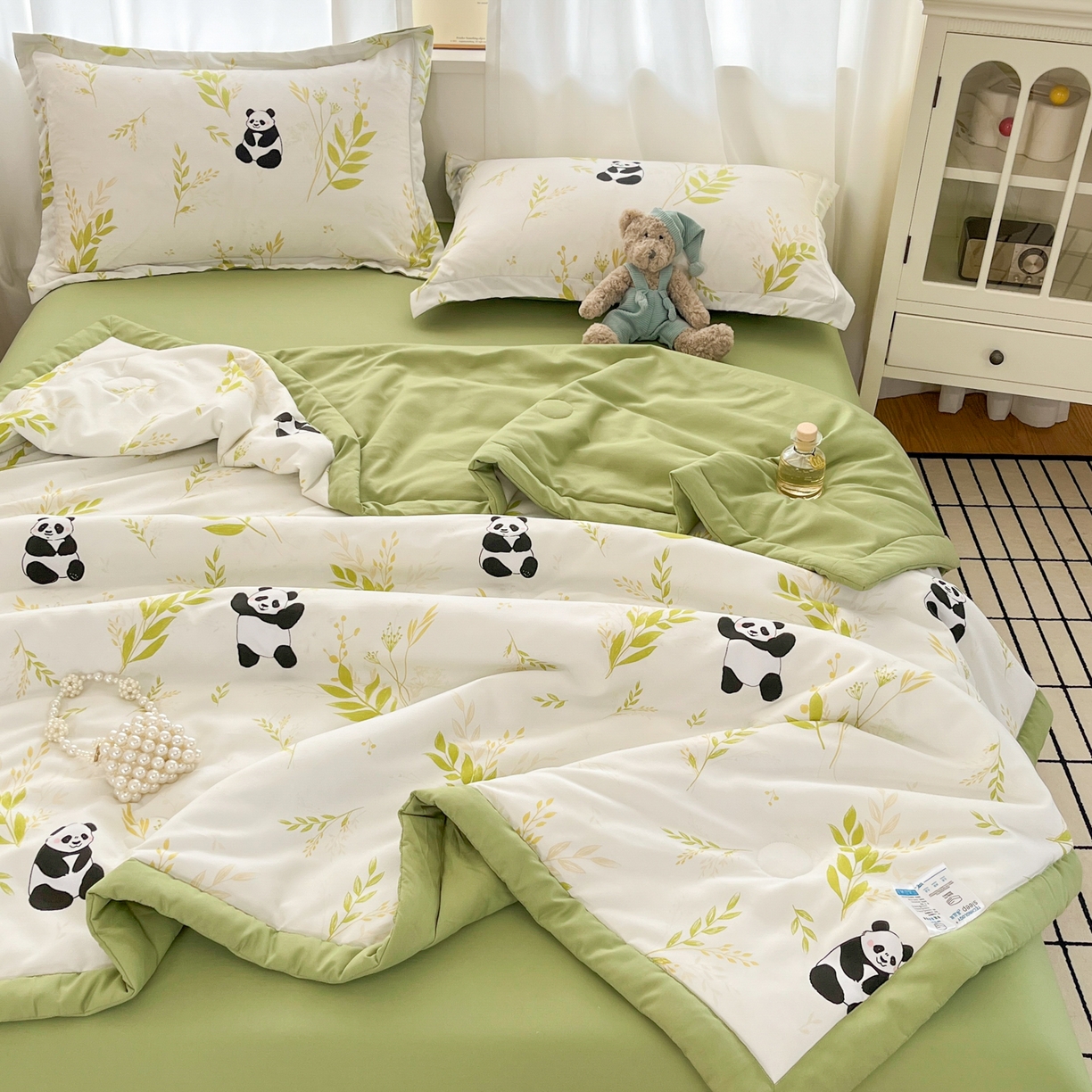 91家纺网 家纺一手货源 找家纺 宝士康家纺 2026新款10A抗菌水洗棉超声波压花夏被 被子被芯 超声波-熊猫乐园