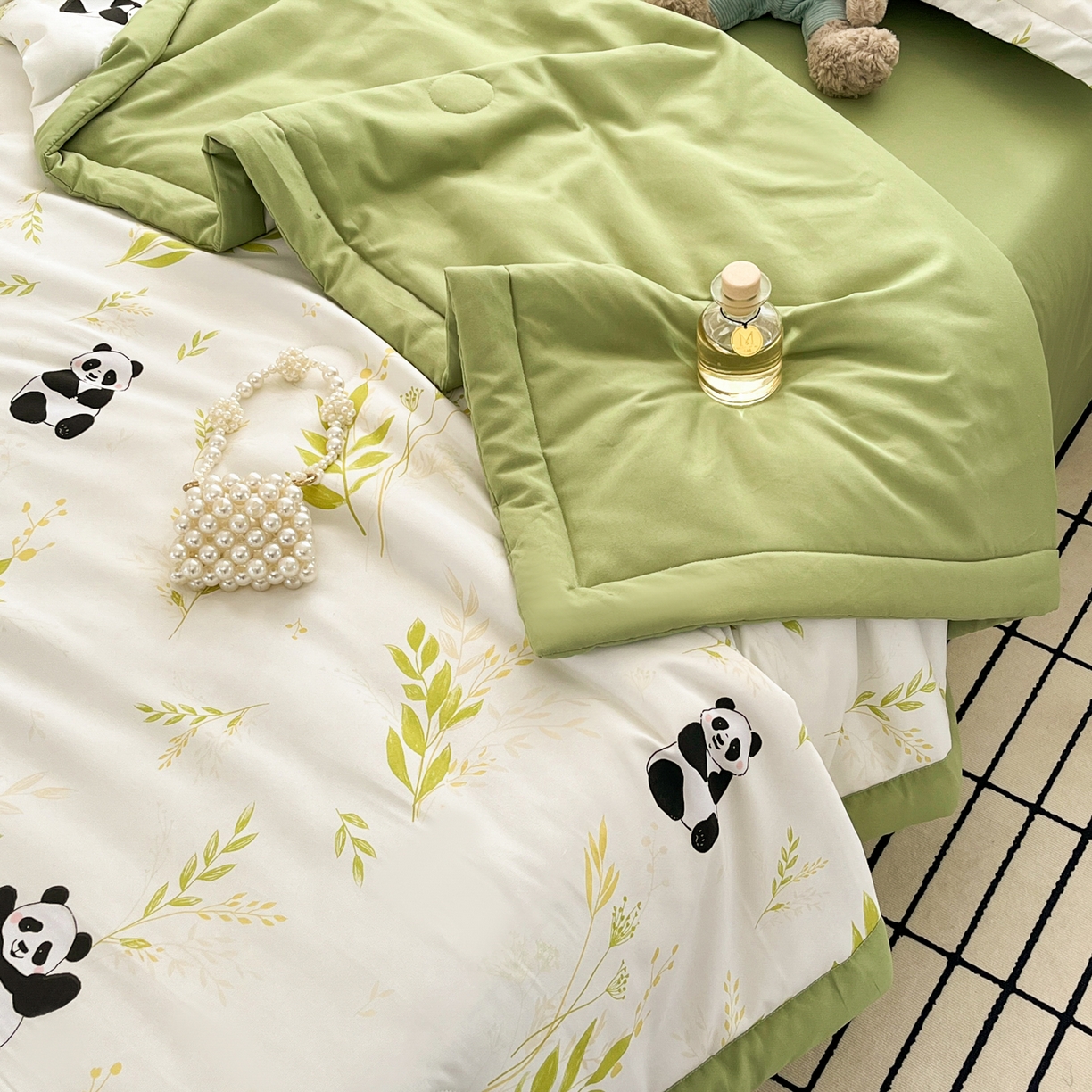 91家纺网 家纺一手货源 找家纺 宝士康家纺 2026新款10A抗菌水洗棉超声波压花夏被 被子被芯 超声波-熊猫乐园