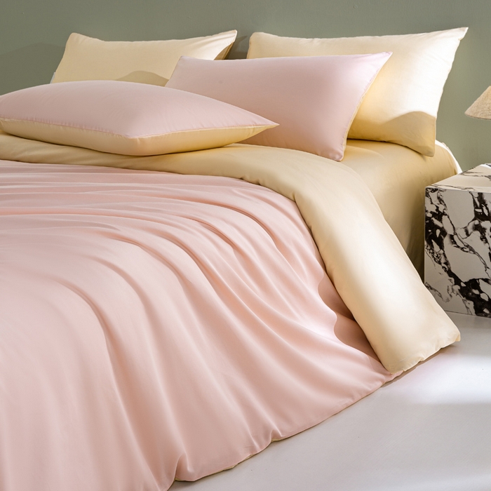 91家纺网 家纺一手货源 找家纺 盛凡家纺 2026春夏新款全棉纯棉A类60s长绒棉四件套纯色贡缎纯棉被套床笠款三件套 樱花粉+奶昔白