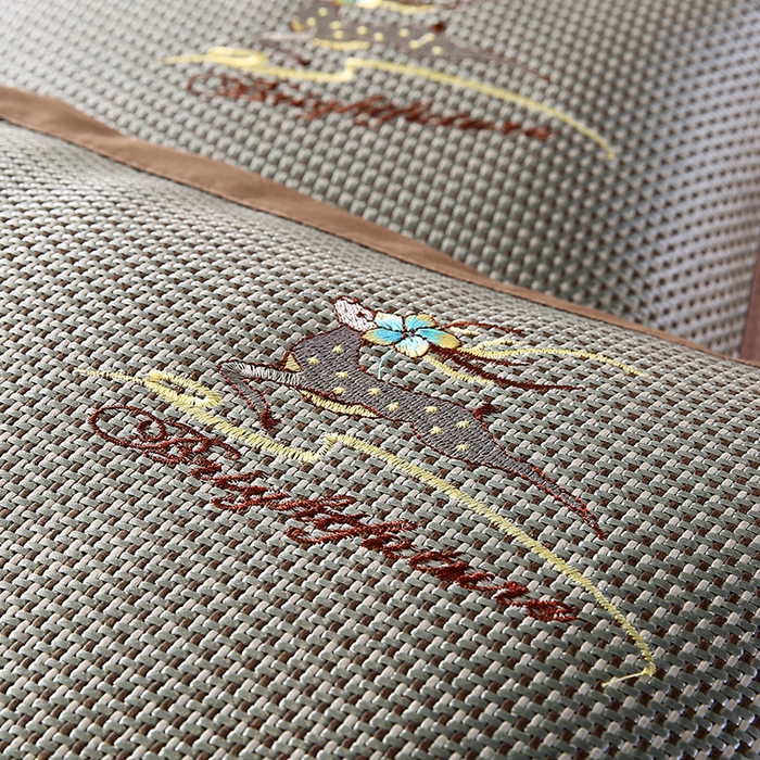 91家纺网 家纺一手货源 找家纺 小牛席业 2026新款你好小熊冰藤夏凉枕套系列凉枕套夏天枕套冰丝枕套竹枕套藤枕套冰藤枕套 幸运小鹿（银灰）