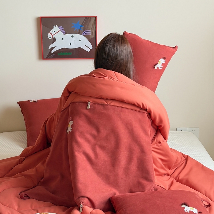 91家纺网 家纺一手货源 找家纺 （总）多米家居 2026新款马力全开抱枕被（控价小号券后不低于46，大号券后不低于70）