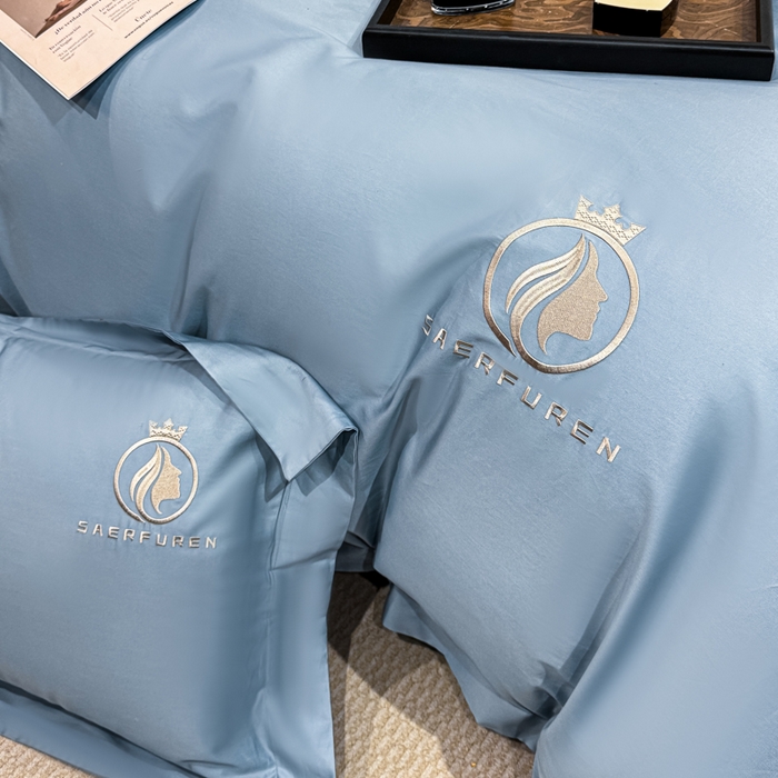 91家纺网 家纺一手货源 找家纺 盛凡家纺 2026春夏新款全棉纯棉100支长绒棉绣花四件套--萨尔夫人 萨尔夫人-蓝灰