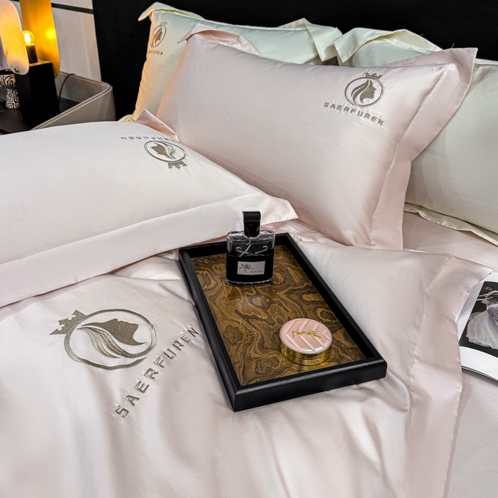 91家纺网 家纺一手货源 找家纺 盛凡家纺 2026春夏新款全棉纯棉100支长绒棉绣花四件套--萨尔夫人 萨尔夫人-暖心粉