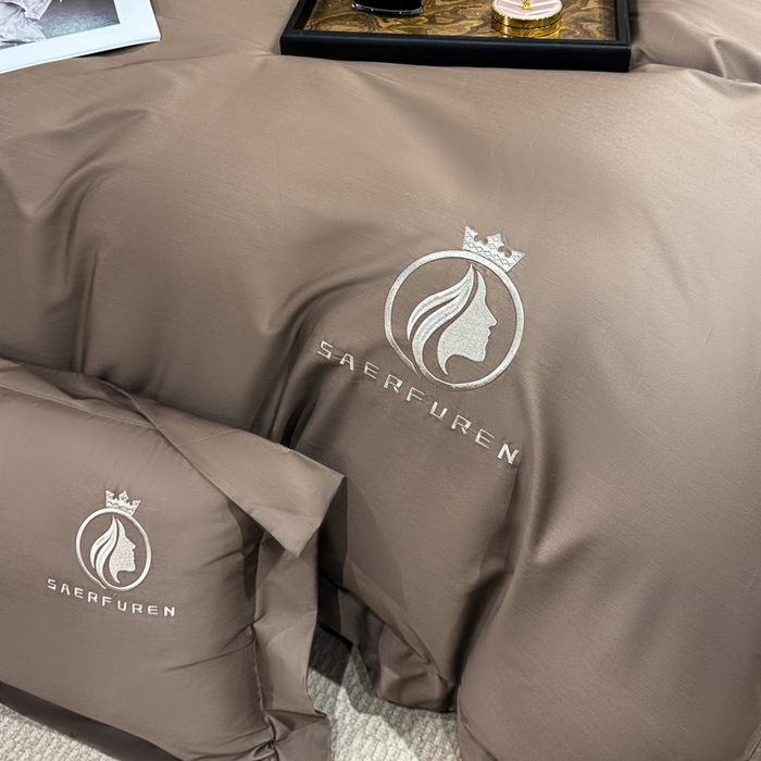 91家纺网 家纺一手货源 找家纺 盛凡家纺 2026春夏新款全棉纯棉100支长绒棉绣花四件套--萨尔夫人 萨尔夫人-奶咖