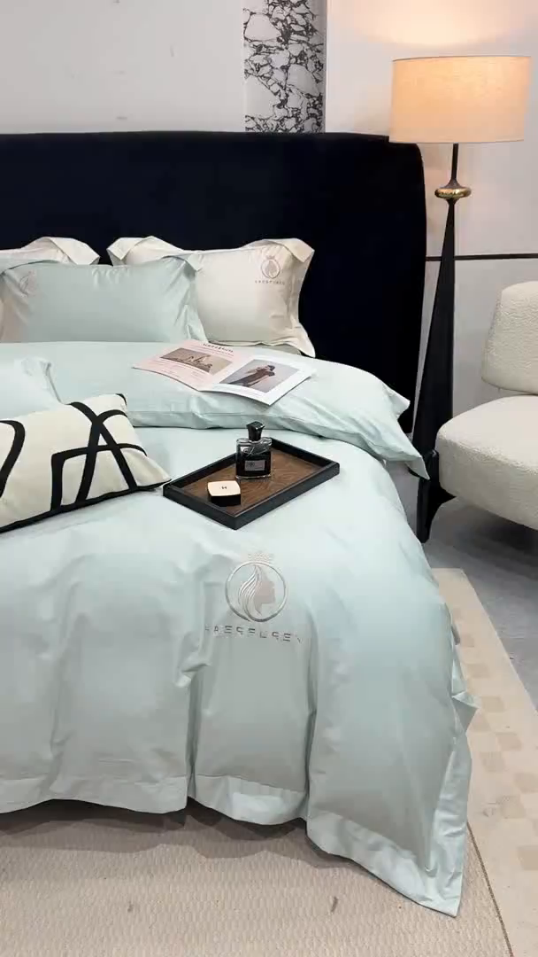 91家纺网 家纺一手货源 找家纺 盛凡家纺 2026春夏新款全棉纯棉100支长绒棉绣花四件套--萨尔夫人 萨尔夫人-天青色