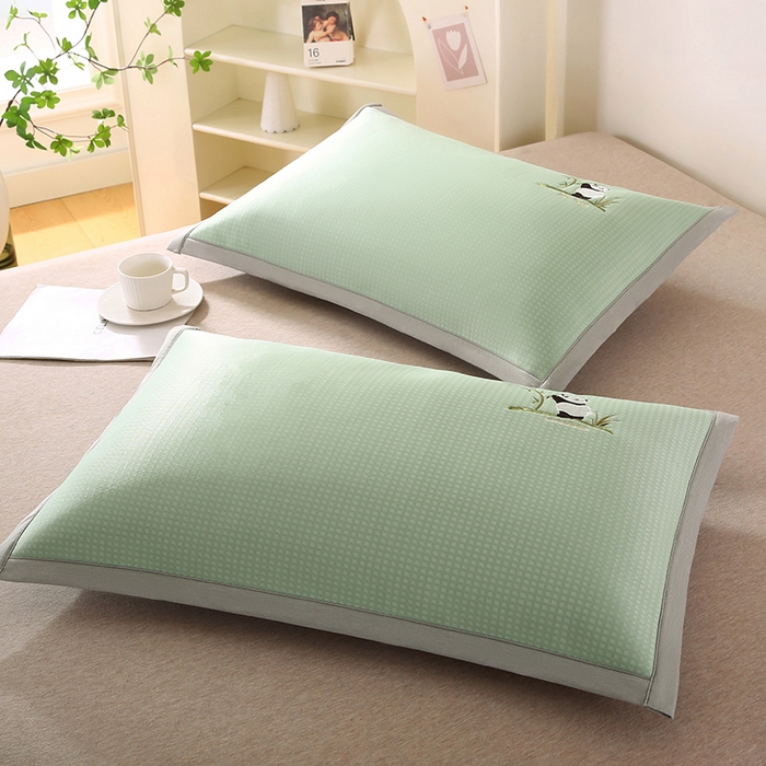 91家纺网 家纺一手货源 找家纺 小牛席业 2026新款华夫格爱家熊猫夏凉枕套凉枕套冰丝枕套藤枕套冰藤枕套冰丝枕套竹枕套凉席枕套豆豆枕套 绿色