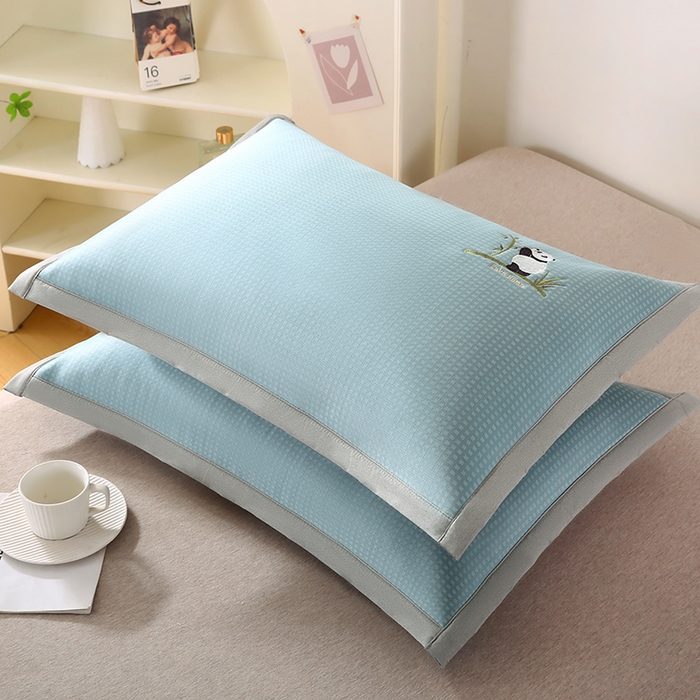 91家纺网 家纺一手货源 找家纺 小牛席业 2026新款华夫格爱家熊猫夏凉枕套凉枕套冰丝枕套藤枕套冰藤枕套冰丝枕套竹枕套凉席枕套豆豆枕套 蓝色