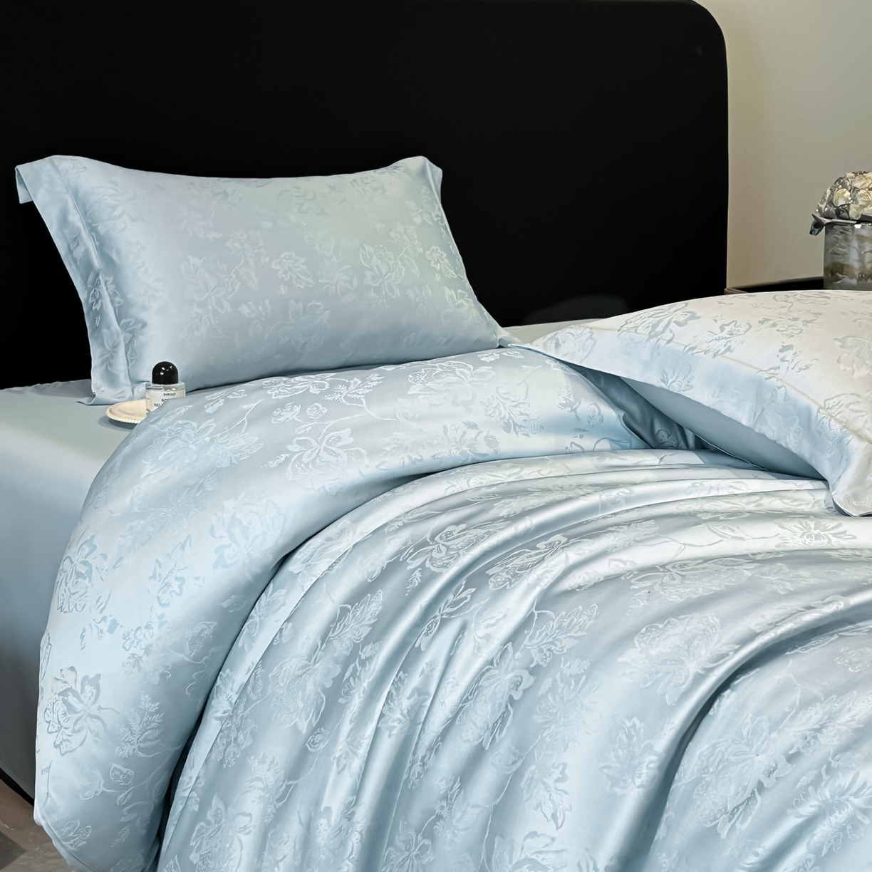 91家纺网 家纺一手货源 找家纺 慕晨 2026新款莱赛尔提花被套四件套高级简奢款天丝4件套直播热款 花落