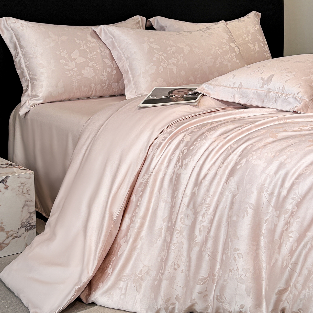 91家纺网 家纺一手货源 找家纺 慕晨 2026新款莱赛尔提花被套四件套高级简奢款天丝4件套直播热款 璃茉