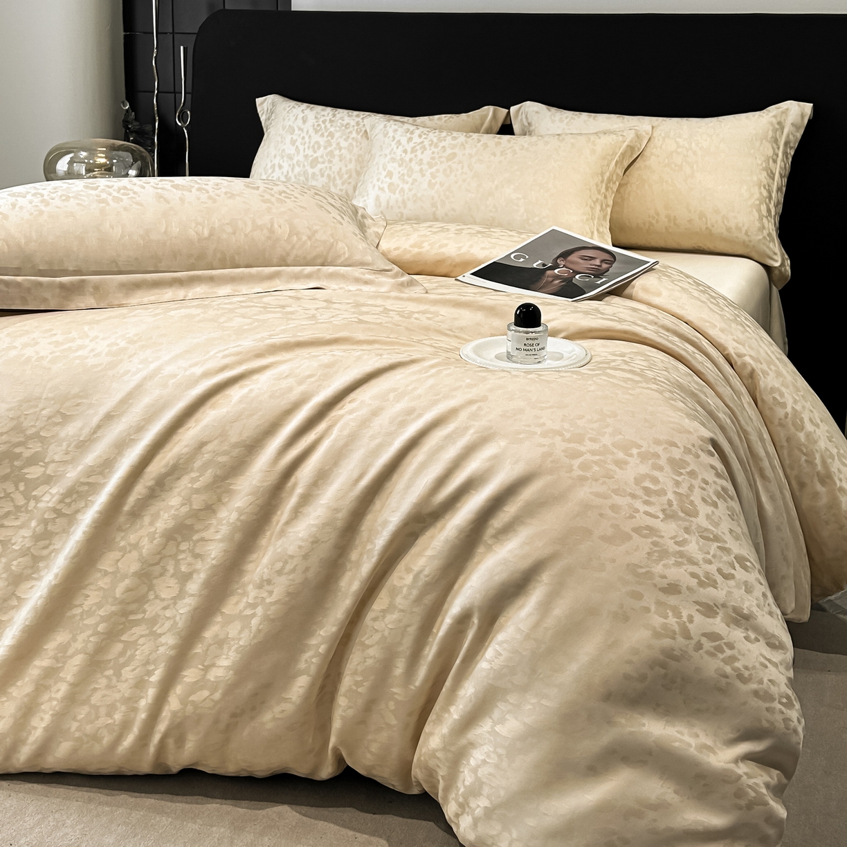 91家纺网 家纺一手货源 找家纺 慕晨 2026新款莱赛尔提花被套四件套高级简奢款天丝4件套直播热款 欧凯