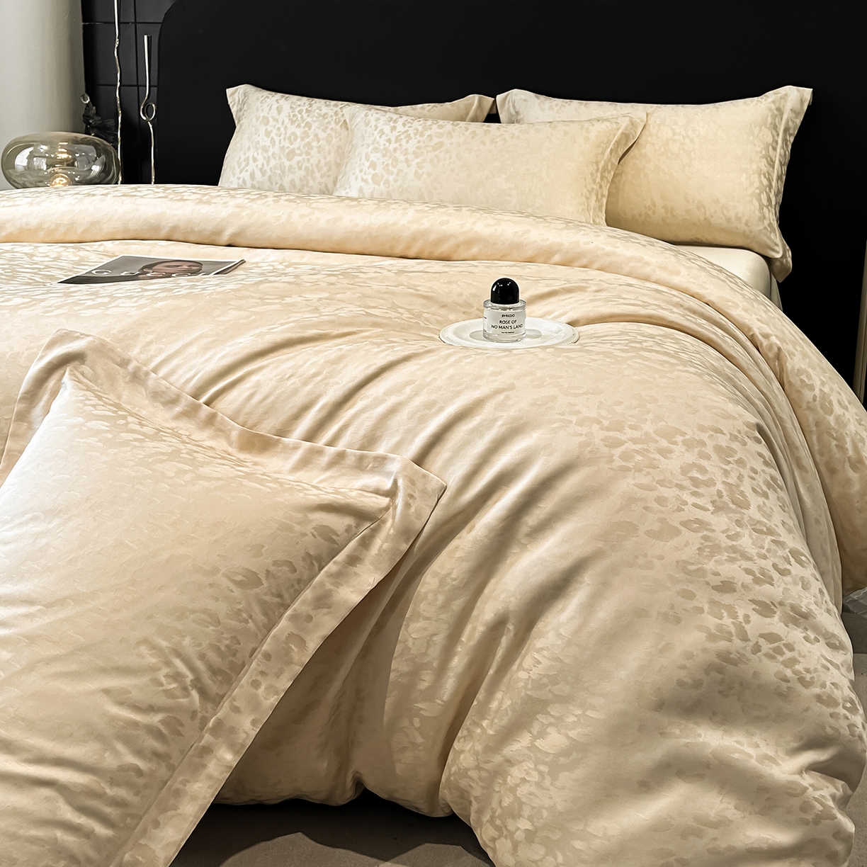 91家纺网 家纺一手货源 找家纺 慕晨 2026新款莱赛尔提花被套四件套高级简奢款天丝4件套直播热款 欧凯