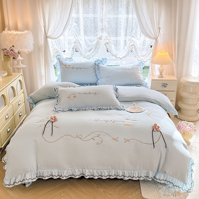 91家纺网 家纺一手货源 找家纺 漫布云家纺 2026新款韩版多功能水洗棉公主风床盖款四件套-花颜系列 花颜-梦幻蓝