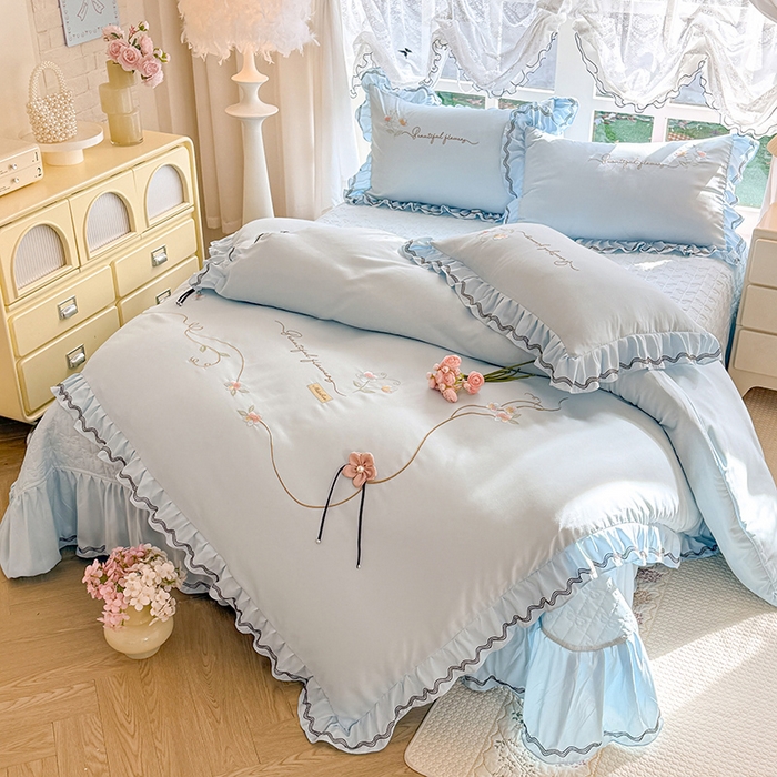 91家纺网 家纺一手货源 找家纺 漫布云家纺 2026新款韩版多功能水洗棉公主风床盖款四件套-花颜系列 花颜-梦幻蓝