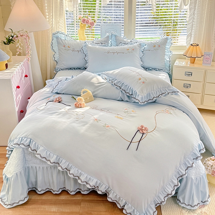 91家纺网 家纺一手货源 找家纺 漫布云家纺 2026新款韩版多功能水洗棉公主风床盖款四件套-花颜系列 花颜-梦幻蓝