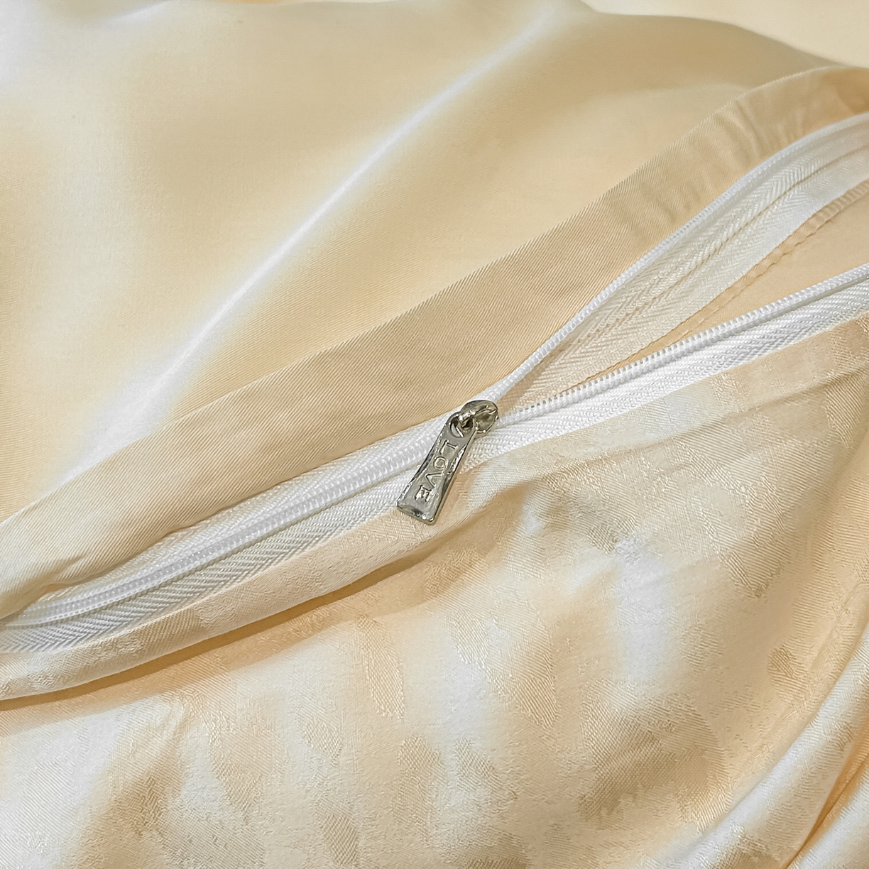 91家纺网 家纺一手货源 找家纺 慕晨 2026新款莱赛尔提花被套四件套高级简奢款天丝4件套直播热款 欧凯