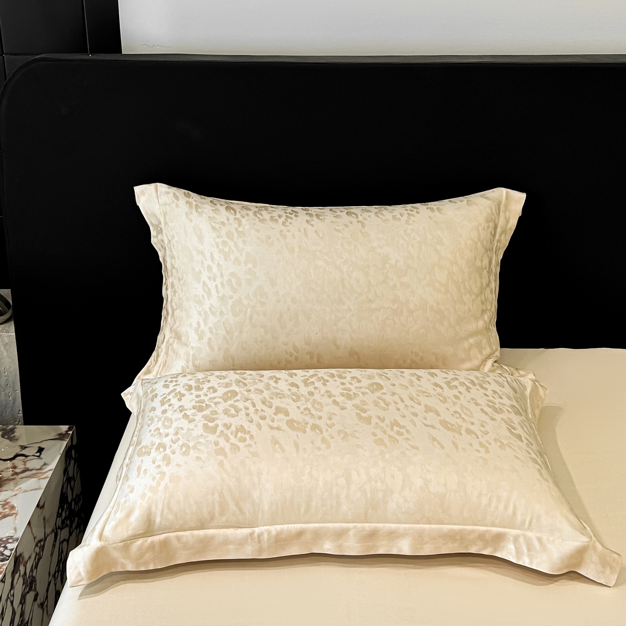 91家纺网 家纺一手货源 找家纺 慕晨 2026新款莱赛尔提花被套四件套高级简奢款天丝4件套直播热款 欧凯