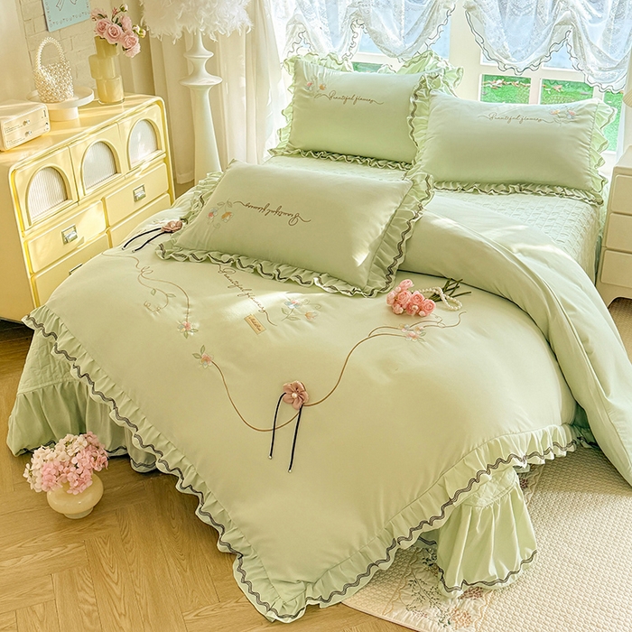 91家纺网 家纺一手货源 找家纺 漫布云家纺 2026新款韩版多功能水洗棉公主风床盖款四件套-花颜系列 花颜-嫩芽绿
