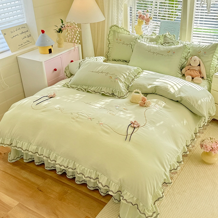 91家纺网 家纺一手货源 找家纺 漫布云家纺 2026新款韩版多功能水洗棉公主风床盖款四件套-花颜系列 花颜-嫩芽绿