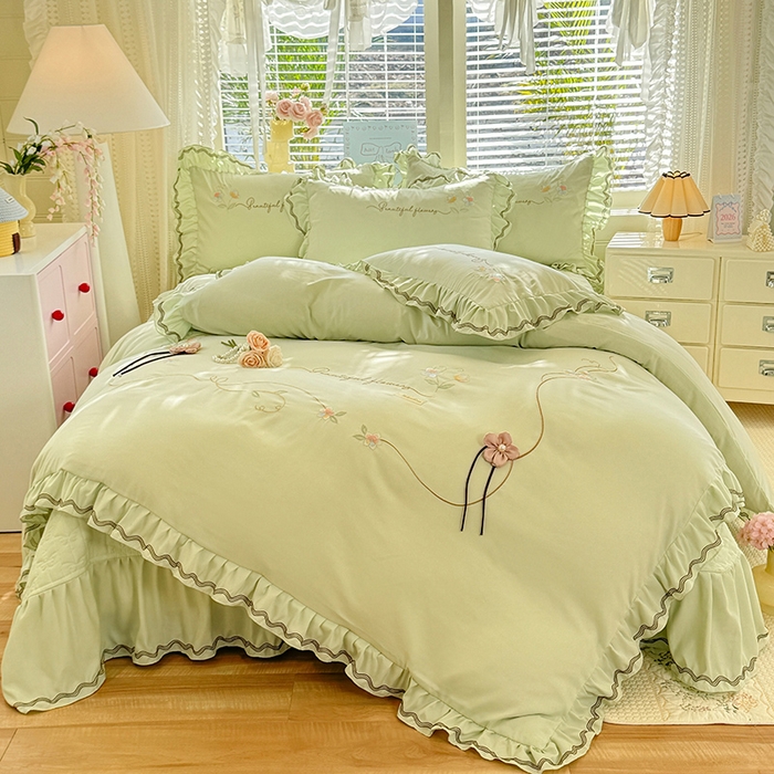 91家纺网 家纺一手货源 找家纺 漫布云家纺 2026新款韩版多功能水洗棉公主风床盖款四件套-花颜系列 花颜-嫩芽绿