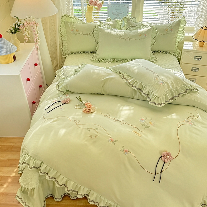 91家纺网 家纺一手货源 找家纺 漫布云家纺 2026新款韩版多功能水洗棉公主风床盖款四件套-花颜系列 花颜-嫩芽绿
