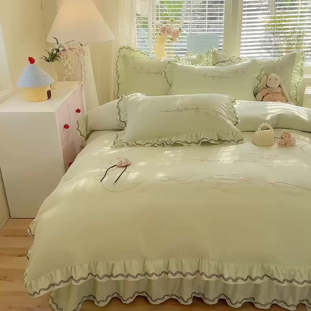 91家纺网 家纺一手货源 找家纺 漫布云家纺 2026新款韩版多功能水洗棉公主风床盖款四件套-花颜系列 花颜-嫩芽绿