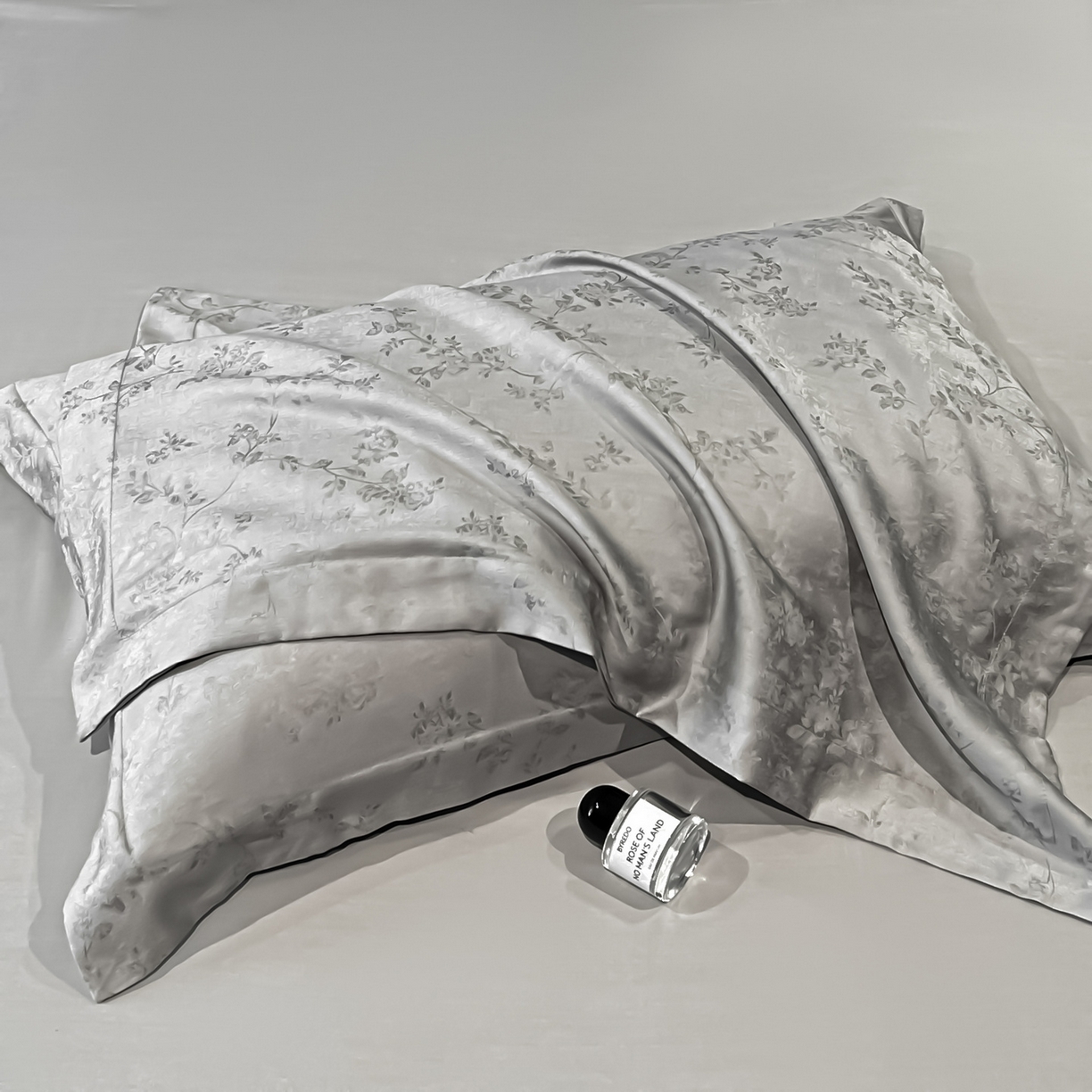 91家纺网 家纺一手货源 找家纺 慕晨 2026新款莱赛尔提花被套四件套高级简奢款天丝4件套直播热款 玛丽