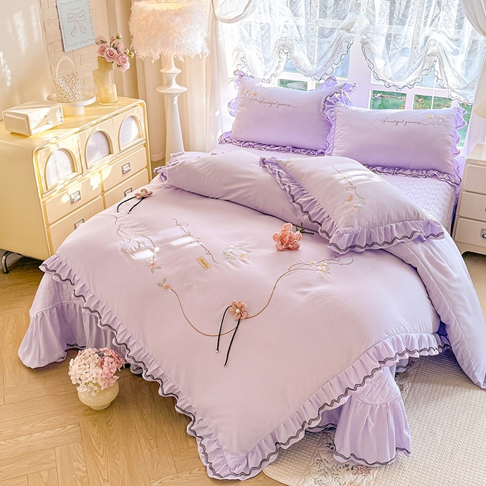 91家纺网 家纺一手货源 找家纺 漫布云家纺 2026新款韩版多功能水洗棉公主风床盖款四件套-花颜系列 花颜-香芋紫