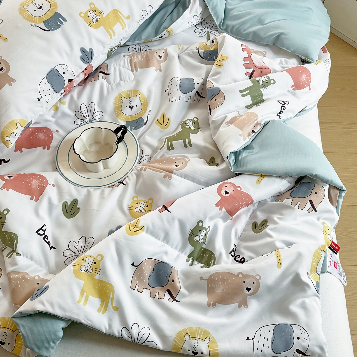 91家纺网 家纺一手货源 找家纺 梵克保罗 2026新款跑量印花款夏被被子被芯系列 动物狂想曲