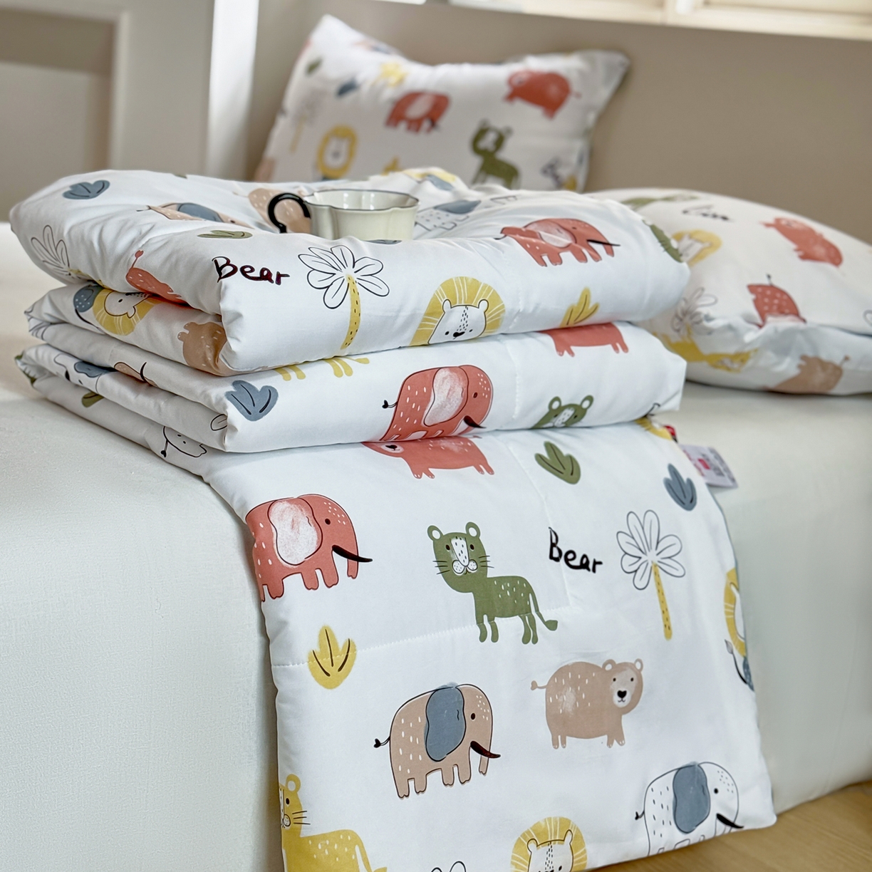 91家纺网 家纺一手货源 找家纺 梵克保罗 2026新款跑量印花款夏被被子被芯系列 动物狂想曲