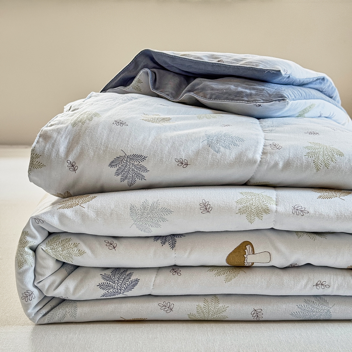 91家纺网 家纺一手货源 找家纺 梵克保罗 2026新款跑量印花款夏被被子被芯系列 浪漫枫叶