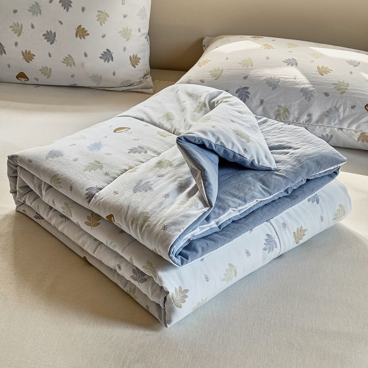 91家纺网 家纺一手货源 找家纺 梵克保罗 2026新款跑量印花款夏被被子被芯系列 浪漫枫叶