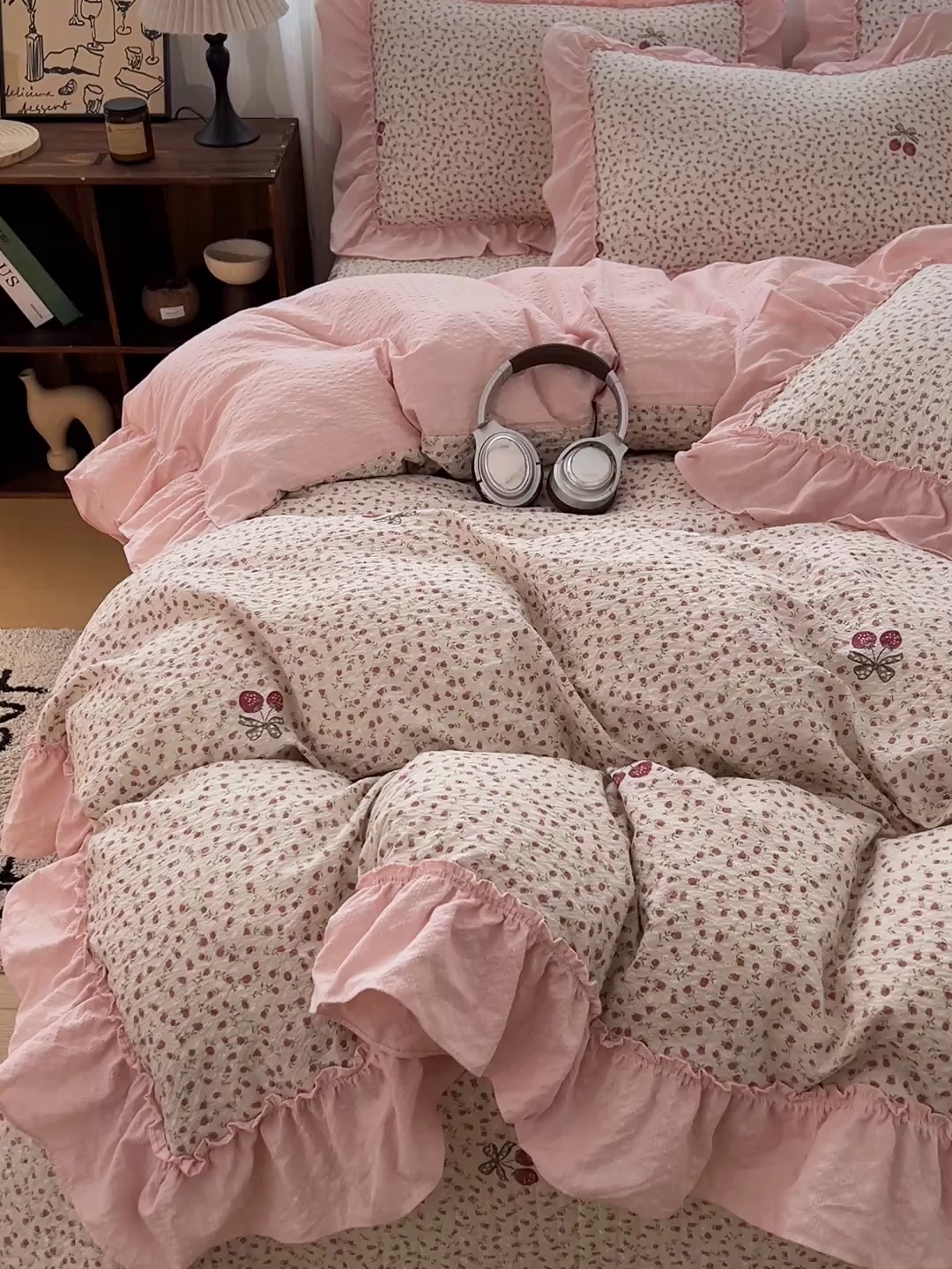 91家纺网 家纺一手货源 找家纺 元熙 2026新款泡芙纱床盖四件套 控价低于149不予供货 草莓朵朵