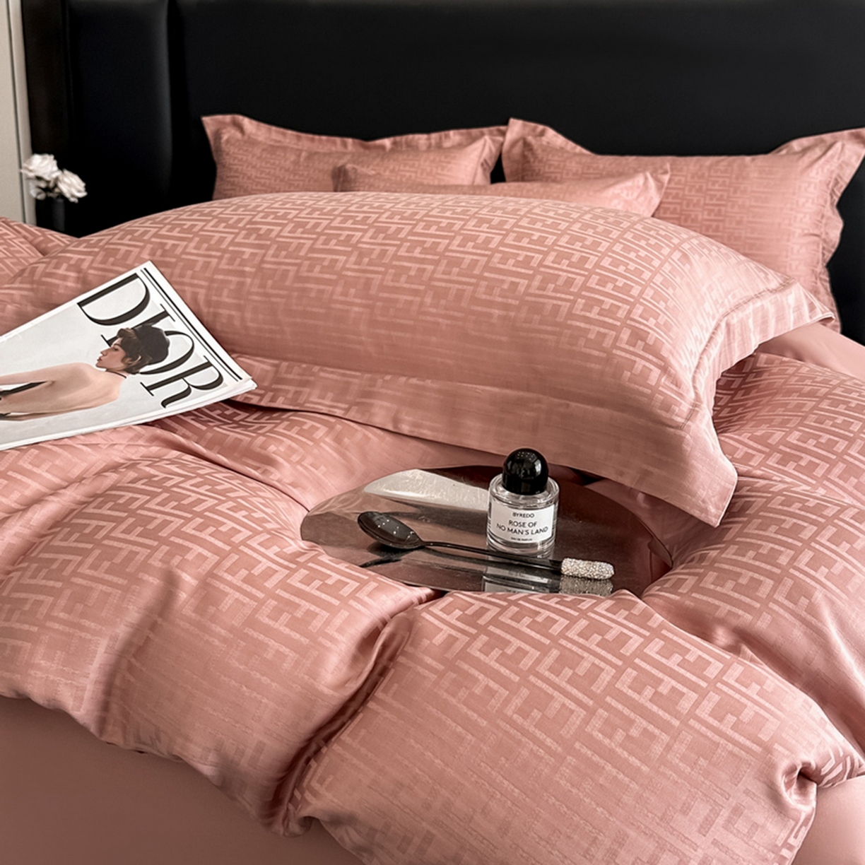 91家纺网 家纺一手货源 找家纺 慕晨 2026新款莱赛尔提花被套四件套高级简奢款天丝4件套直播热款 米娜