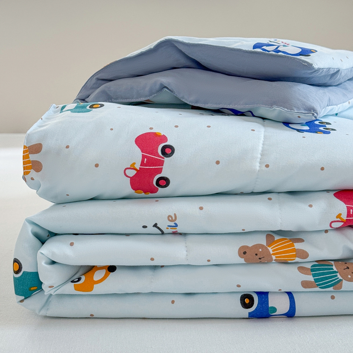 91家纺网 家纺一手货源 找家纺 梵克保罗 2026新款跑量印花款夏被被子被芯系列 萌熊车队