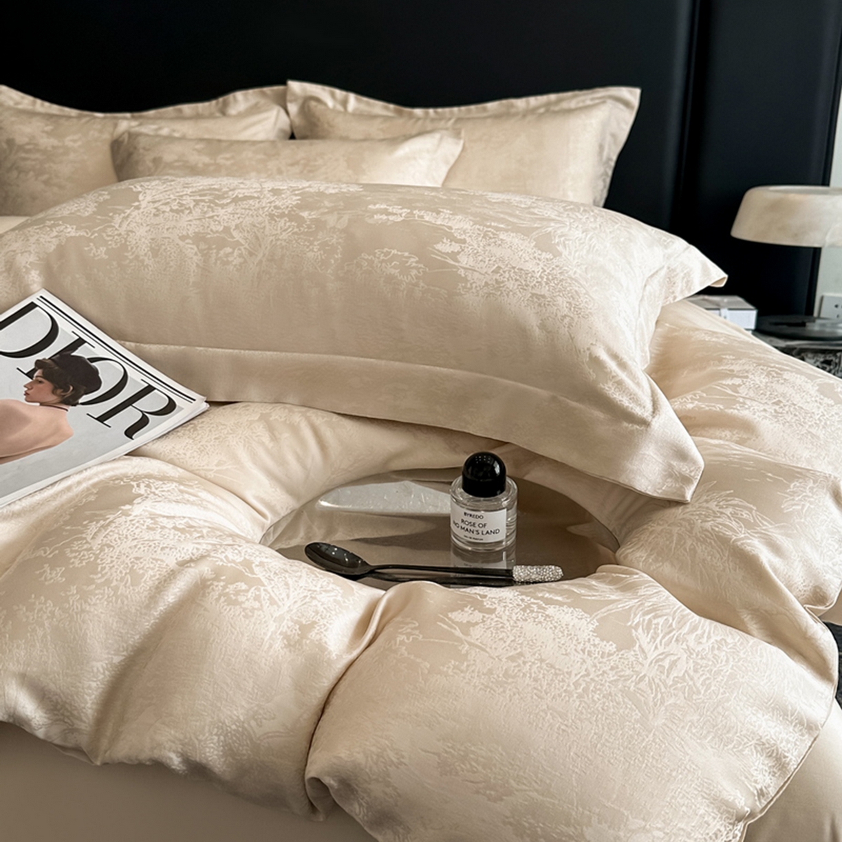 91家纺网 家纺一手货源 找家纺 慕晨 2026新款莱赛尔提花被套四件套高级简奢款天丝4件套直播热款 佩吉拉