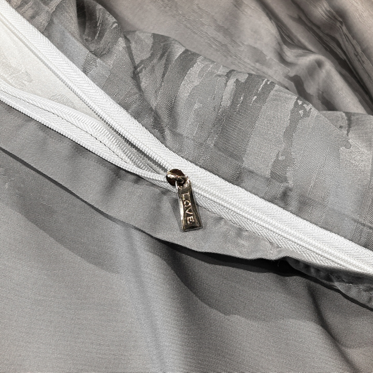 91家纺网 家纺一手货源 找家纺 慕晨 2026新款莱赛尔提花被套四件套高级简奢款天丝4件套直播热款 亚希