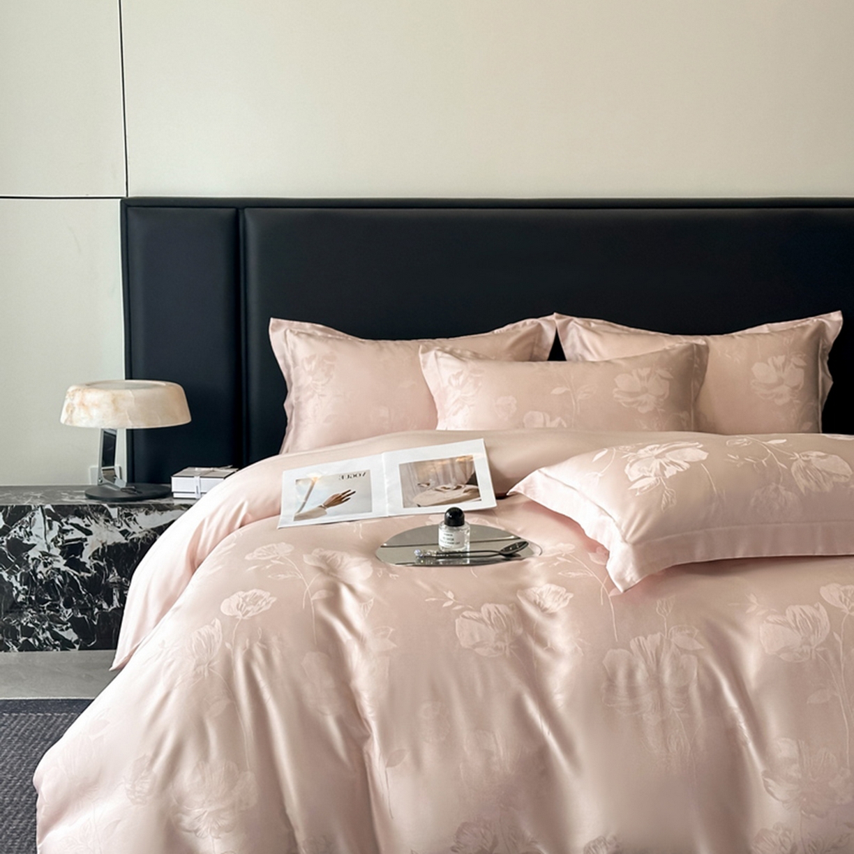 91家纺网 家纺一手货源 找家纺 慕晨 2026新款莱赛尔提花被套四件套高级简奢款天丝4件套直播热款 亚菲