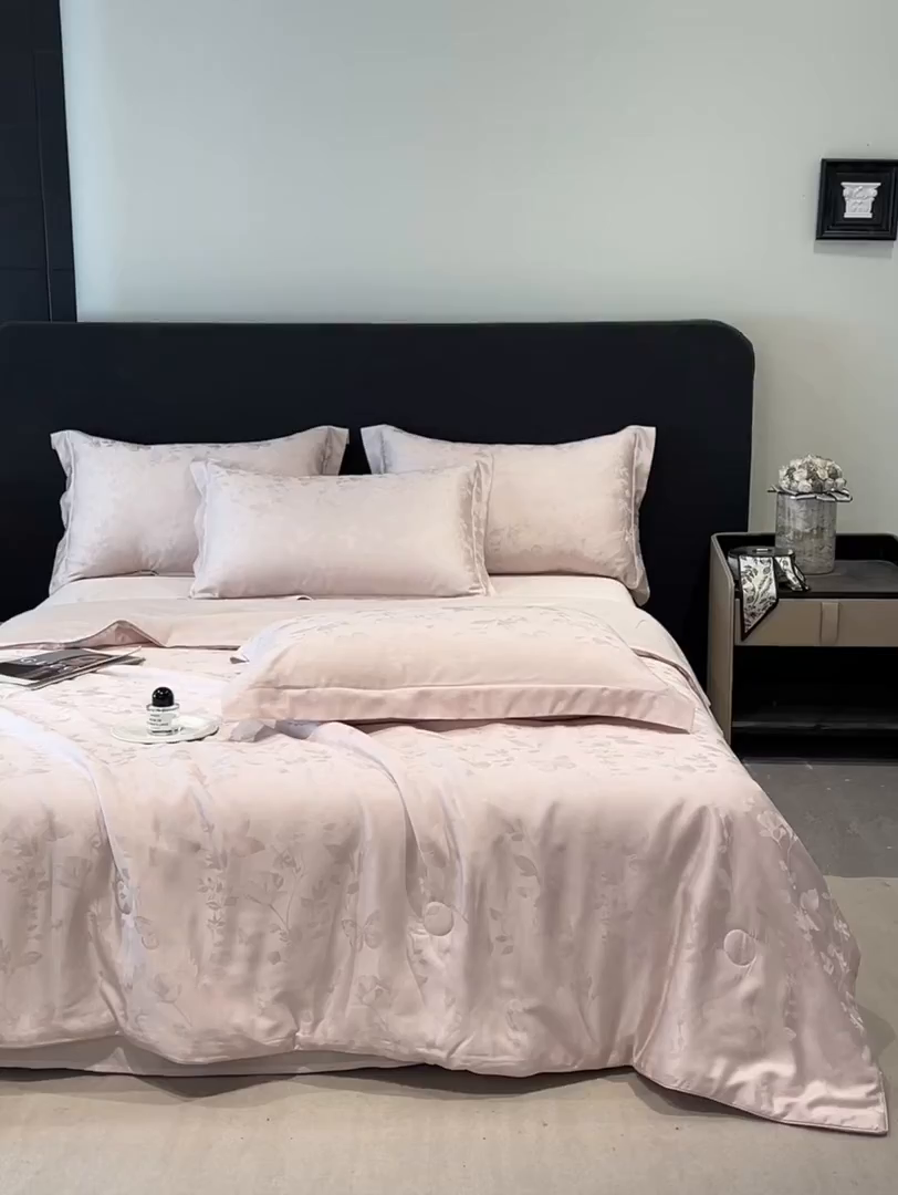 91家纺网 家纺一手货源 找家纺 （总）慕晨 2026新款莱赛尔提花四件套高级简奢款天丝夏被四件套直播热款