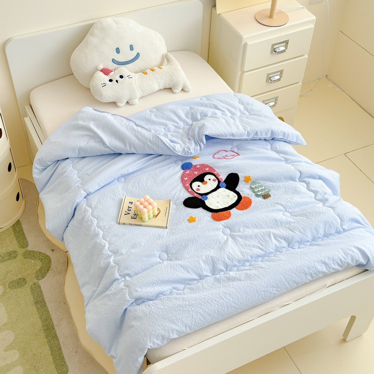 91家纺网 家纺一手货源 找家纺 梵克保罗 2026新款儿童场景毛巾绣超柔水洗棉夏被系列 冰感小企鹅