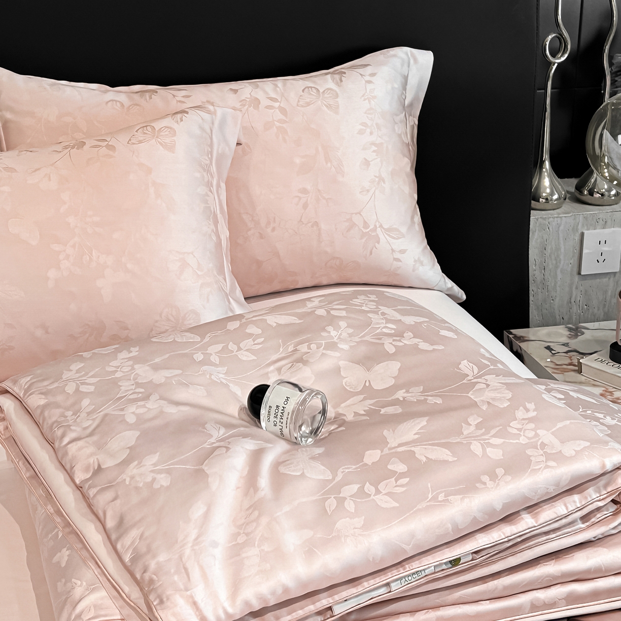 91家纺网 家纺一手货源 找家纺 （总）慕晨 2026新款莱赛尔提花四件套高级简奢款天丝夏被四件套直播热款