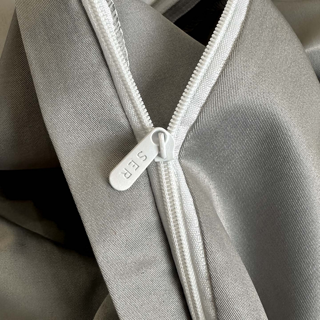 91家纺网 家纺一手货源 找家纺 （总）首尔家纺 2026春夏新款水洗真丝金丝浮雕提花绣花床盖款床单款四件套