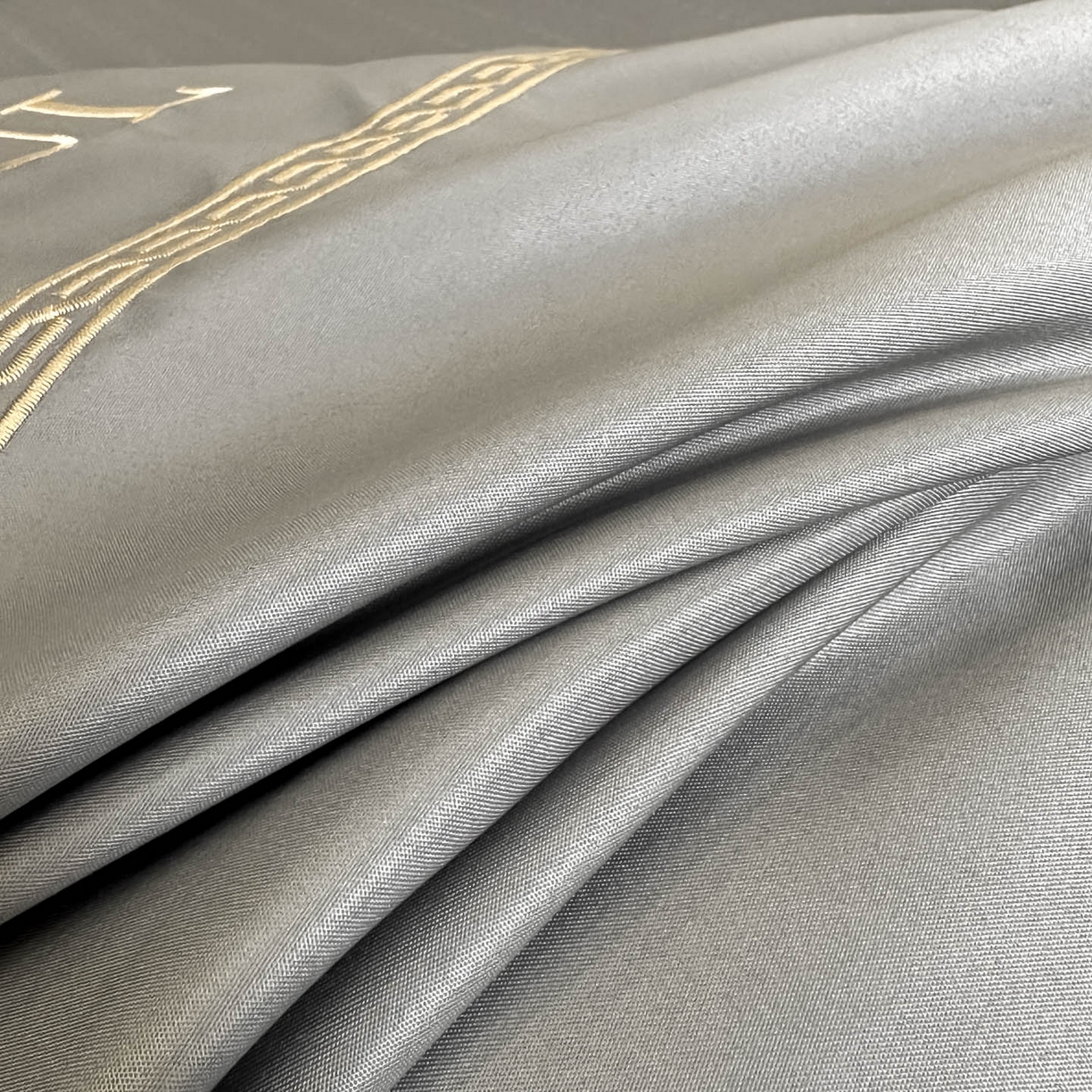 91家纺网 家纺一手货源 找家纺 （总）首尔家纺 2026春夏新款水洗真丝金丝浮雕提花绣花床盖款床单款四件套