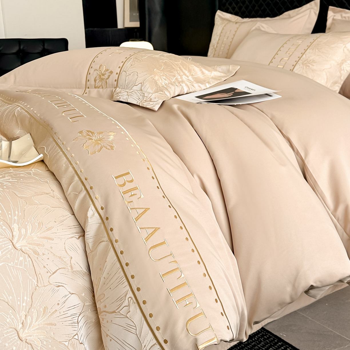 91家纺网 家纺一手货源 找家纺 首尔家纺 2026春夏新款水洗真丝金丝浮雕提花绣花床盖款床单款四件套 百合-香槟