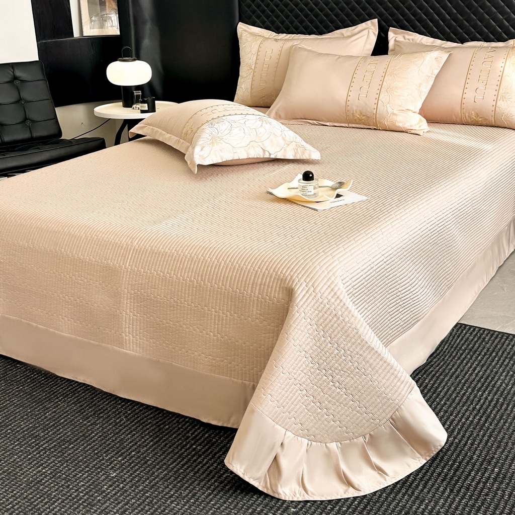 91家纺网 家纺一手货源 找家纺 首尔家纺 2026春夏新款水洗真丝金丝浮雕提花绣花床盖款床单款四件套 百合-香槟