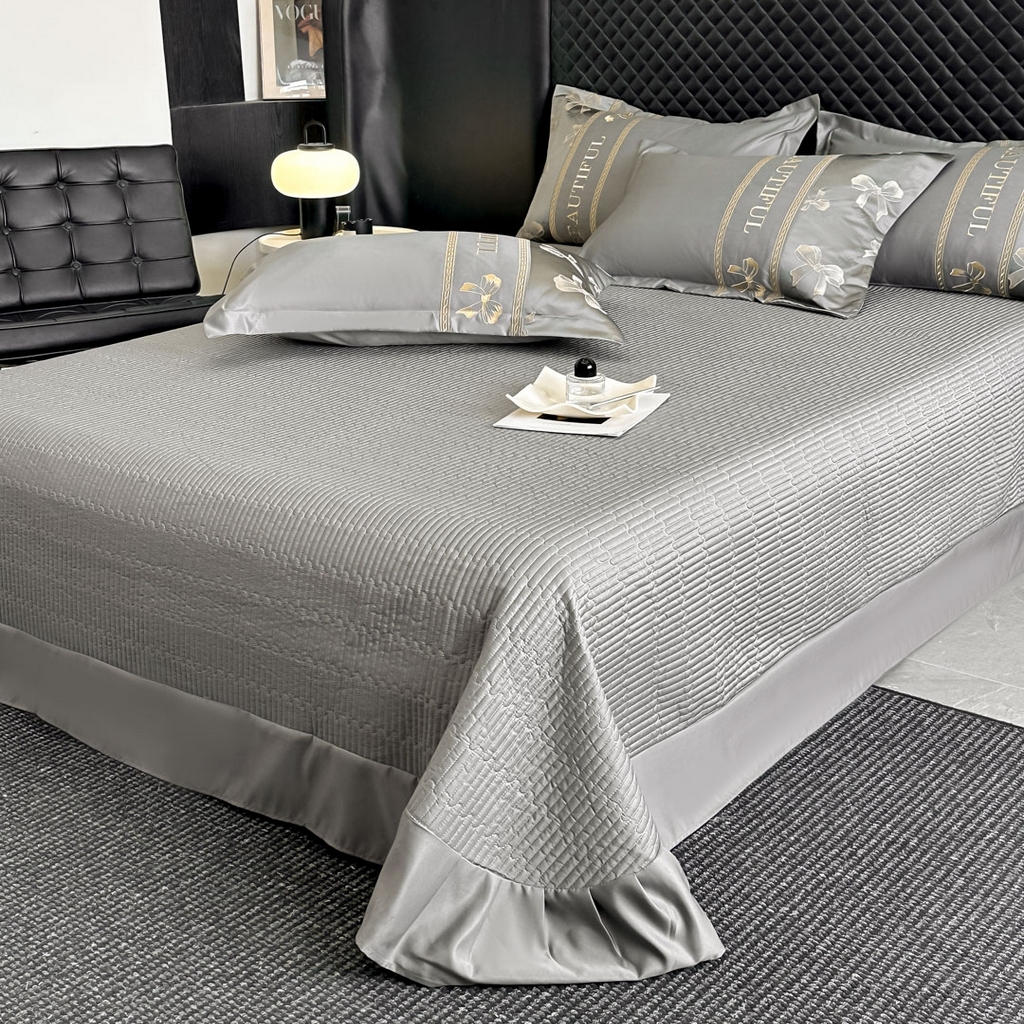 91家纺网 家纺一手货源 找家纺 首尔家纺 2026春夏新款水洗真丝金丝浮雕提花绣花床盖款床单款四件套 蝴蝶结-深灰