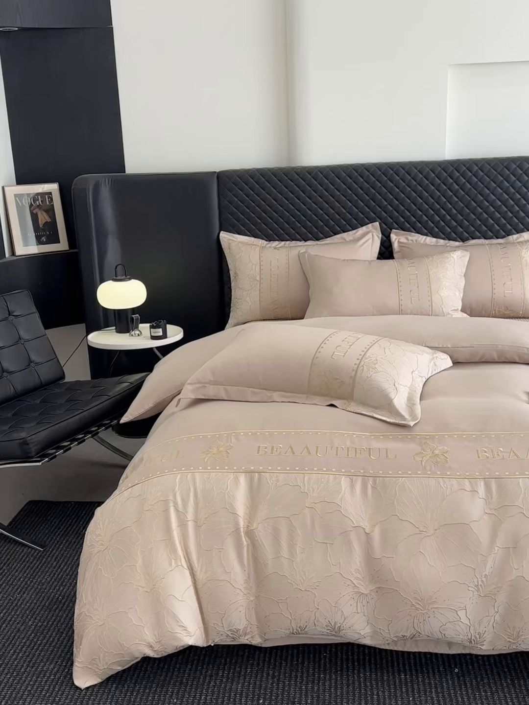 91家纺网 家纺一手货源 找家纺 首尔家纺 2026春夏新款水洗真丝金丝浮雕提花绣花床盖款床单款四件套 百合-香槟