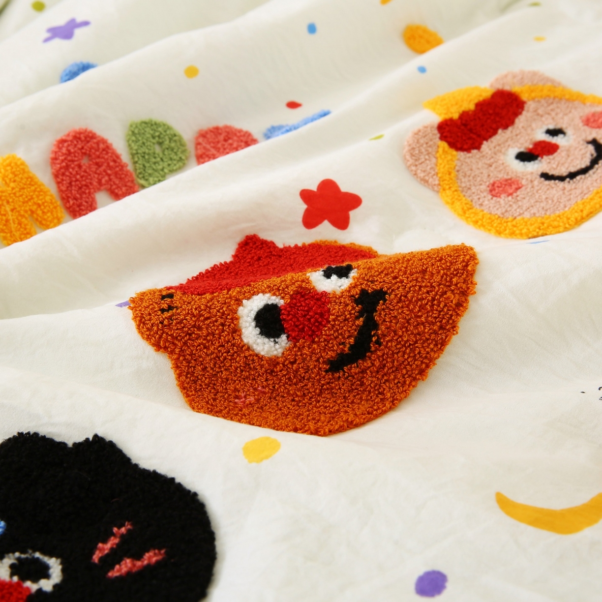 91家纺网 家纺一手货源 找家纺 梵克保罗 2026新款儿童场景毛巾绣超柔水洗棉夏被系列 复古小熊